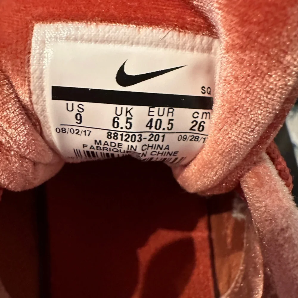 Nike Air Thea size women’s 9 never worn - Picture 6 of 6